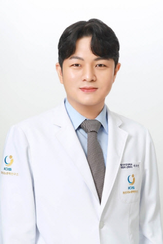 2004년 KAIST 학부에 입학해 의사를 거쳐 박사과정에서 의사과학자가 된 차유진 박사